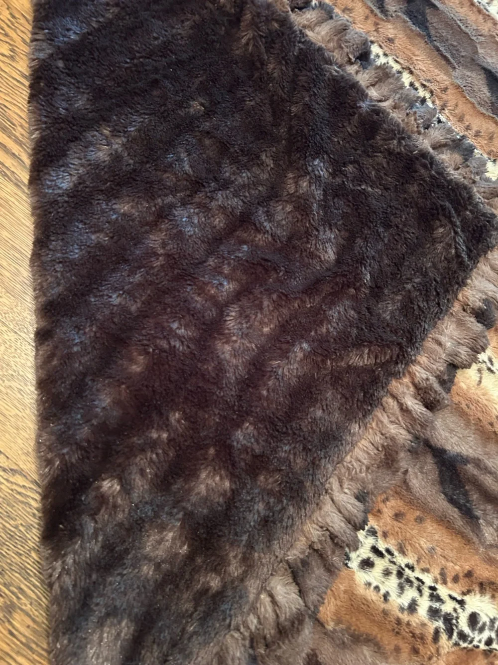 Bessie&Barnie ultra-soft Luxury Blanket-FauxFur Leopard Stripe-reverses to brown
